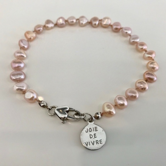 JOIE DE VIVRE SILVER MEDALLION FRESH WATER PEARL